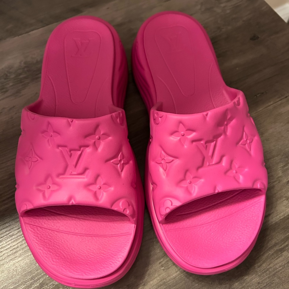 Louis Vuitton Fuchsia Embossed Sandals